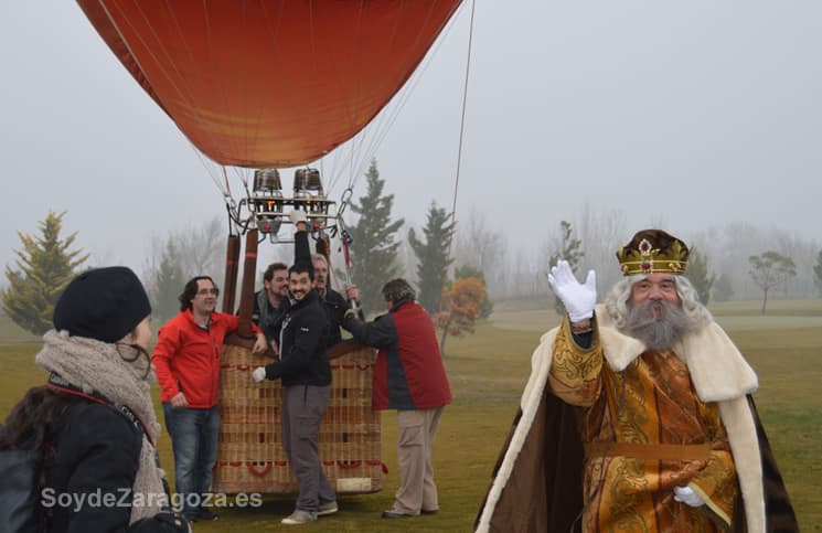 Fotos de la llegada de los Reyes Magos en Globo a Zaragoza