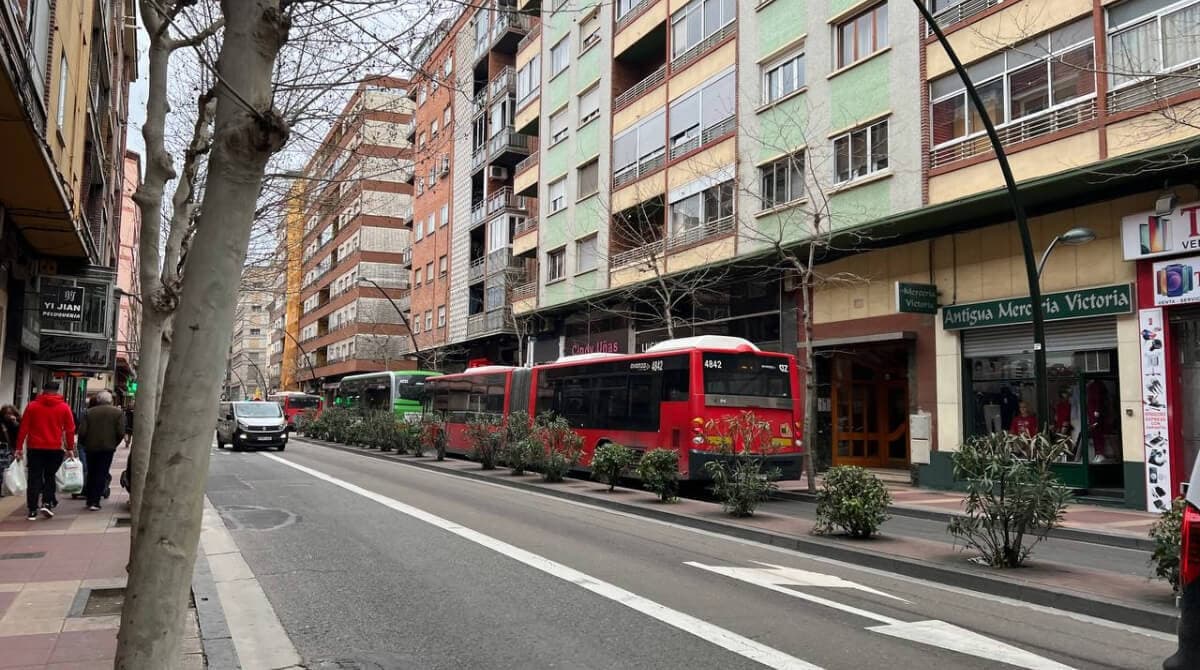 La avenida de Madrid se corta parcialmente al tráfico desde este lunes por la construcción de un nuevo giro: todos los desvíos