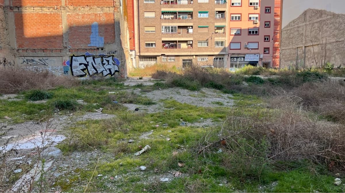 Del solar donde aparcaban coches a 51 viviendas con piscina junto al Ebro: así será el nuevo edificio
