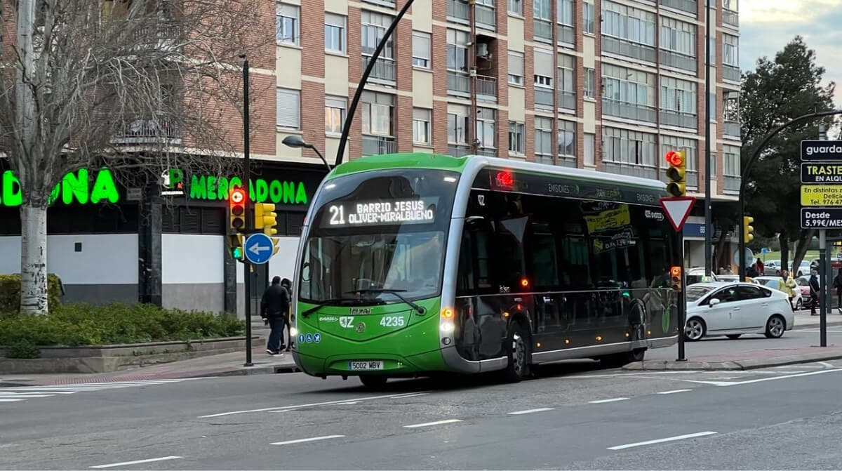 Recorrido y paradas de la línea 21 de autobús: de Barrio Jesús a Oliver-Miralbueno