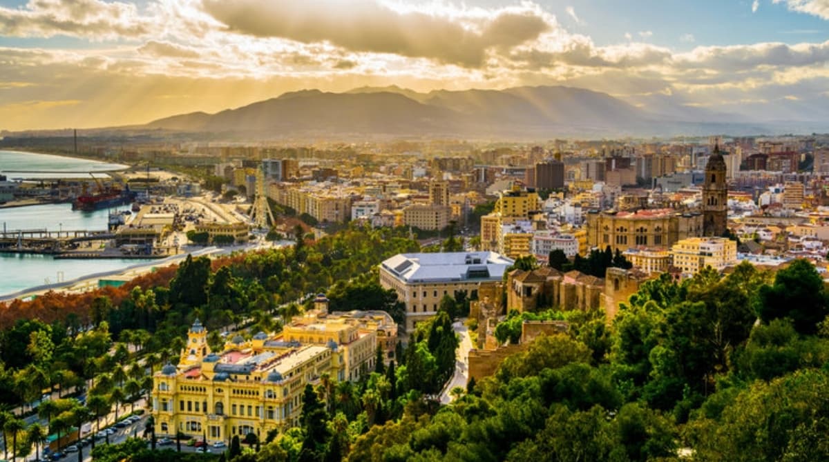 Zaragoza gana conexiones a un gran destino de verano: la Costa del Sol, más cerca del Ebro